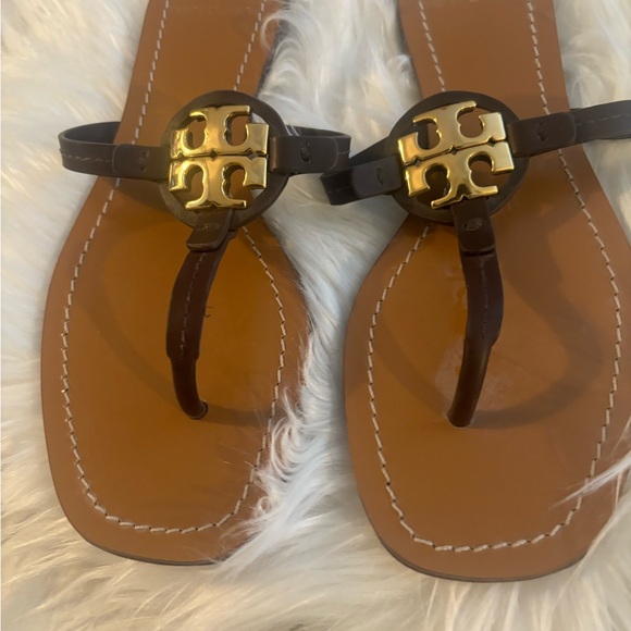 TORY BURCH BROWN SLIDES. - Picture 2 of 6